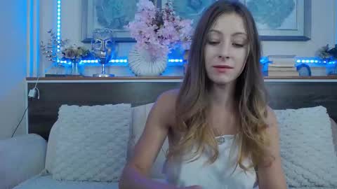 Luna  online show from 28, 9, 2025