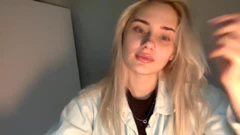 Snapshot of musescorner chatting on 22, 12, 2025 musescorner online show from 22, 12, 2025