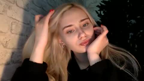 Snapshot of musescorner chatting on 4, 2, 2026 musescorner online show from 4, 2, 2026