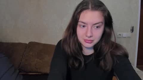 Snapshot of muuur_fam chatting on 22, 11, 2025 HEY online show from 22, 11, 2025