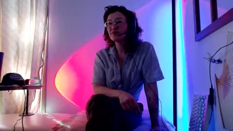 Snapshot of mx_anouk_divine chatting on 5, 4, 2026 Mx. Anouk Divine online show from 5, 4, 2026