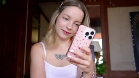 Snapshot of my_mia_ chatting on 28, 4, 2026 MIA I will be here Monday Wednesday Thursday Saturday online show from 28, 4, 2026