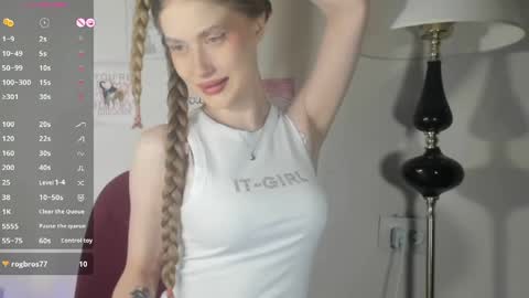 Snapshot of mychloecute chatting on 23, 5, 2026 chloe online show from 23, 5, 2026
