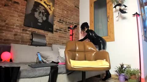 Lola online show from 18, 10, 2025