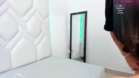 LINDA  AND EMILIO online show from 25, 9, 2025