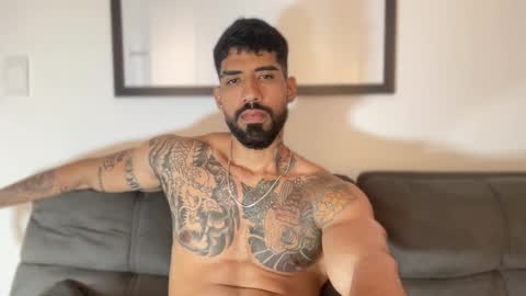 Snapshot of myke_esthetic chatting on 8, 12, 2024 Myke esthetic online show from 8, 12, 2024