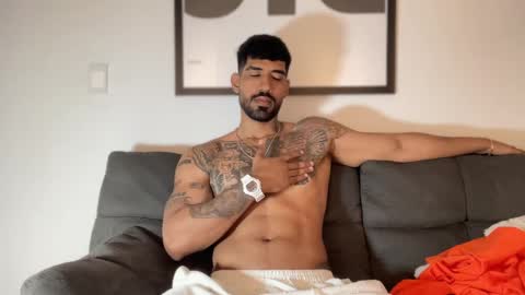 Snapshot of myke_esthetic chatting on 15, 12, 2024 Myke esthetic online show from 15, 12, 2024