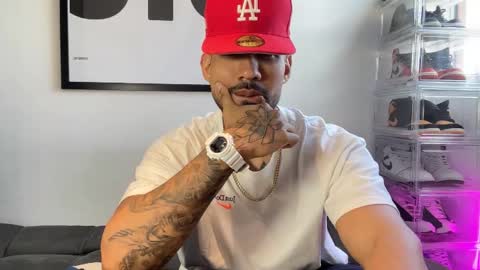 Snapshot of myke_esthetic chatting on 5, 10, 2025 Myke esthetic online show from 5, 10, 2025