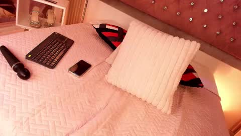 Snapshot of myladreams_ chatting on 5, 7, 2026 Myla online show from 5, 7, 2026