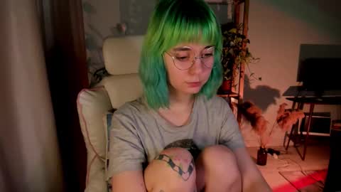 MylaFlores online show from 14, 10, 2025