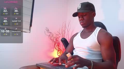 Snapshot of mylowallacee chatting on 22, 1, 2025 Mylo Wallace  online show from 22, 1, 2025