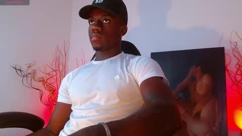 Snapshot of mylowallacee chatting on 10, 2, 2025 Mylo Wallace  online show from 10, 2, 2025