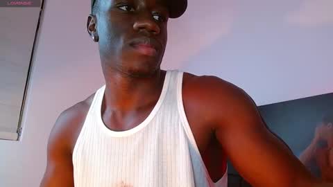 Snapshot of mylowallacee chatting on 11, 2, 2025 Mylo Wallace  online show from 11, 2, 2025