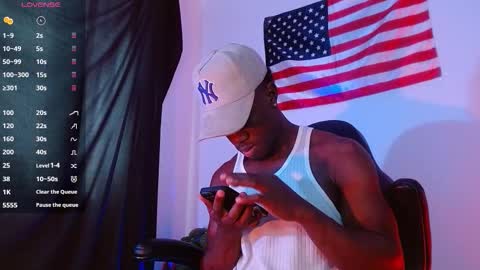 Snapshot of mylowallacee chatting on 13, 10, 2025 Mylo Wallace  online show from 13, 10, 2025