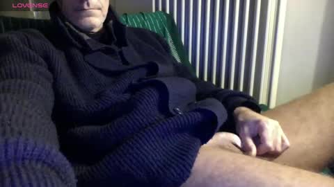 Bi sexy guy lovense hush is on private is open or password show tip if you like. online show from 27, 1, 2025