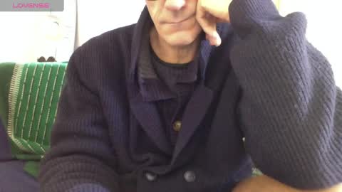 Bi sexy guy lovense hush is on private is open or password show tip if you like. online show from 21, 2, 2025