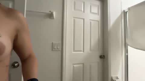 Snapshot of mysticlust09 chatting on 16, 11, 2025 Mysticlust online show from 16, 11, 2025