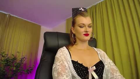 Snapshot of mysticvenus_ chatting on 10, 10, 2025 mysticvenus_ online show from 10, 10, 2025