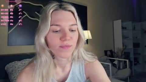 Snapshot of myviolet_rush chatting on 13, 12, 2025 Olivia or just olive online show from 13, 12, 2025