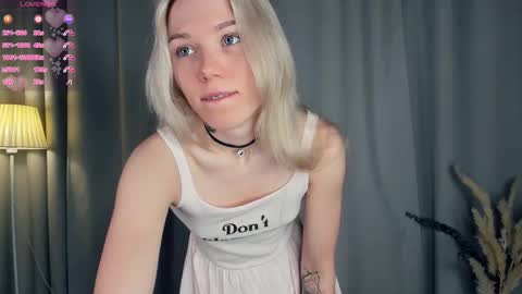 Snapshot of myviolet_rush chatting on 5, 1, 2026 Olivia or just olive online show from 5, 1, 2026