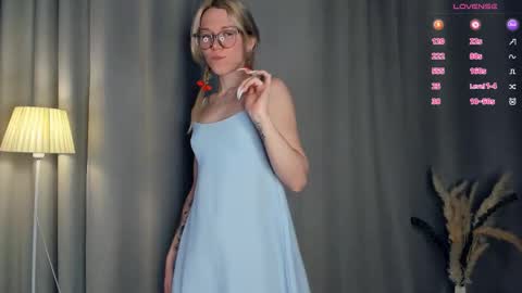 Snapshot of myviolet_rush chatting on 12, 1, 2026 Olivia or just olive online show from 12, 1, 2026