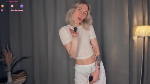 Snapshot of myviolet_rush chatting on 9, 3, 2026 Olivia or just olive online show from 9, 3, 2026