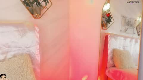 naamah_b online show from 17, 9, 2025