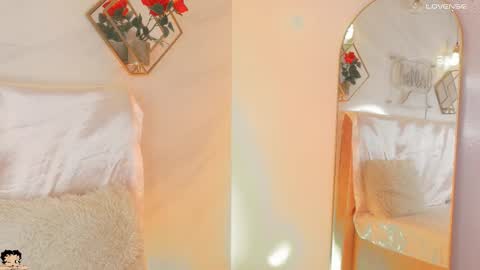 naamah_b online show from 26, 9, 2025