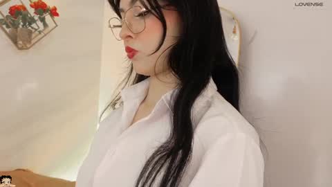 naamah_b online show from 20, 4, 2026