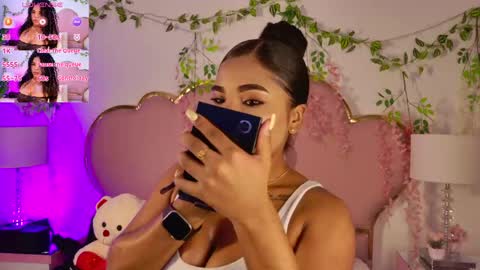 Snapshot of nahiarareina chatting on 12, 4, 2026 NahiaraReina online show from 12, 4, 2026