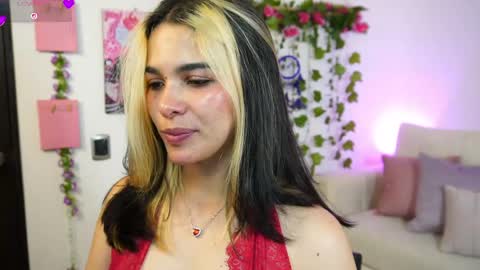 Snapshot of naho_4269 chatting on 19, 5, 2026 Naho Sigueme en mis Redes Sociales Follow me on my social networks online show from 19, 5, 2026