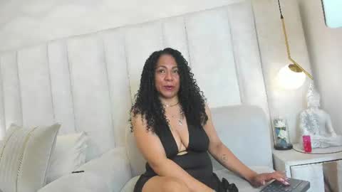 Snapshot of nahomi_dominique chatting on 24, 6, 2026 Nahomi Dominique online show from 24, 6, 2026