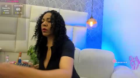 Snapshot of nahomi_dominique chatting on 4, 7, 2026 Nahomi Dominique online show from 4, 7, 2026