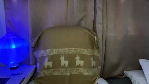 nahomy online show from 15, 1, 2026