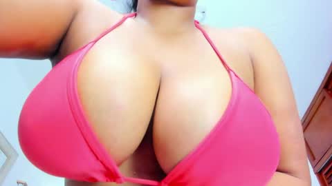 Nahomy online show from 14, 4, 2026