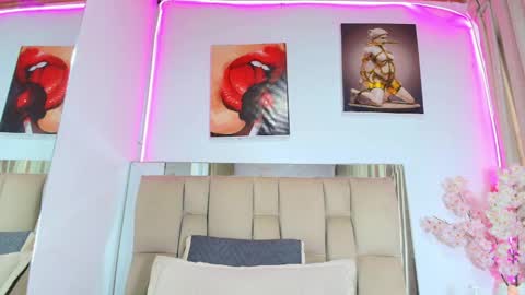 Naia x online show from 17, 4, 2026