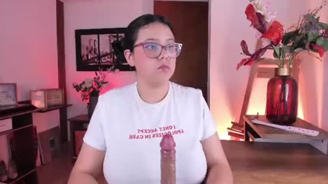Snapshot of naiara_dreams chatting on 28, 7, 2026 naiara_dreams online show from 28, 7, 2026
