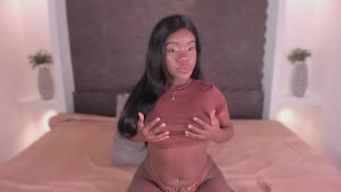 naina deivis33 online show from 7, 7, 2026