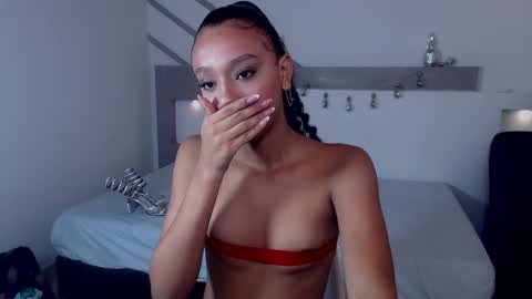 Namoi Smith online show from 29, 12, 2024