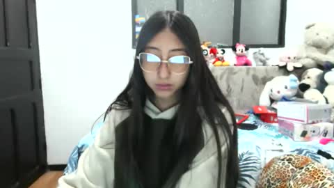 Snapshot of nanilux_1 chatting on 28, 9, 2025 nanilux_1 online show from 28, 9, 2025