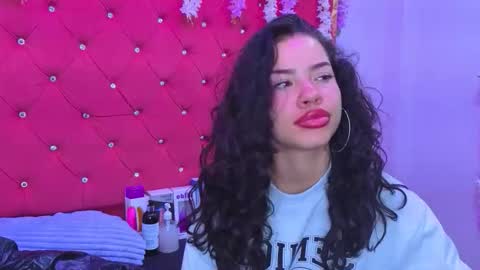 nanis james15 online show from 25, 11, 2025