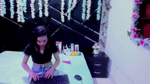 nanis james15 online show from 12, 2, 2026