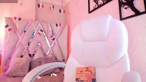 Snapshot of nanit_l chatting on 10, 6, 2026 anna online show from 10, 6, 2026