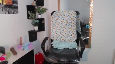 nany_pretty online show from 18, 12, 2024