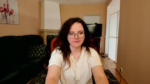Snapshot of naomi_di chatting on 15, 6, 2026 naomi_di online show from 15, 6, 2026