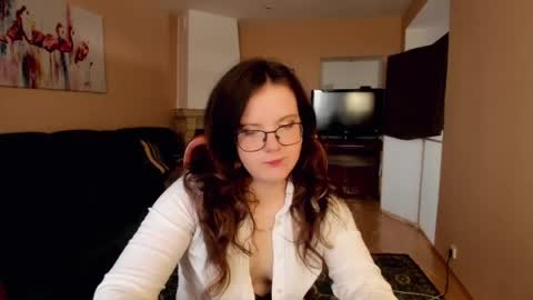 Snapshot of naomi_di chatting on 15, 7, 2026 naomi_di online show from 15, 7, 2026