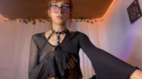 Snapshot of naomi_gyal chatting on 11, 6, 2026 Naomi online show from 11, 6, 2026