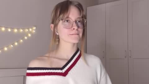 Snapshot of naomi_oops chatting on 6, 2, 2026 Naomi online show from 6, 2, 2026