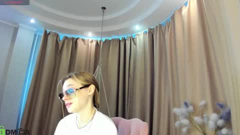 Snapshot of naomi_rias chatting on 30, 9, 2025 Naomi online show from 30, 9, 2025