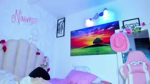 Snapshot of naomiasha_ chatting on 22, 1, 2025 online show from 22, 1, 2025